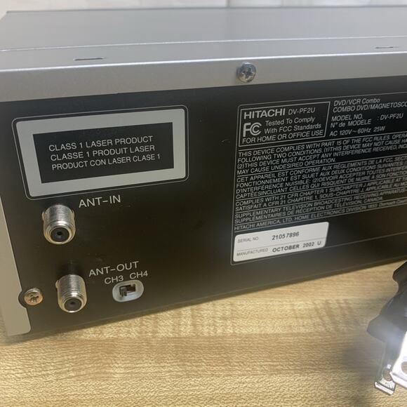 Hitachi DV-PF2U DVD/VCR/MP3 Playback Silver Combo Player w/Remote TESTED - Picture 9 of 13